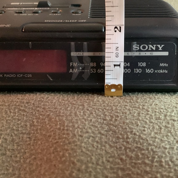 Sony Dream Machine alarm clock radio. - Picture 6 of 8